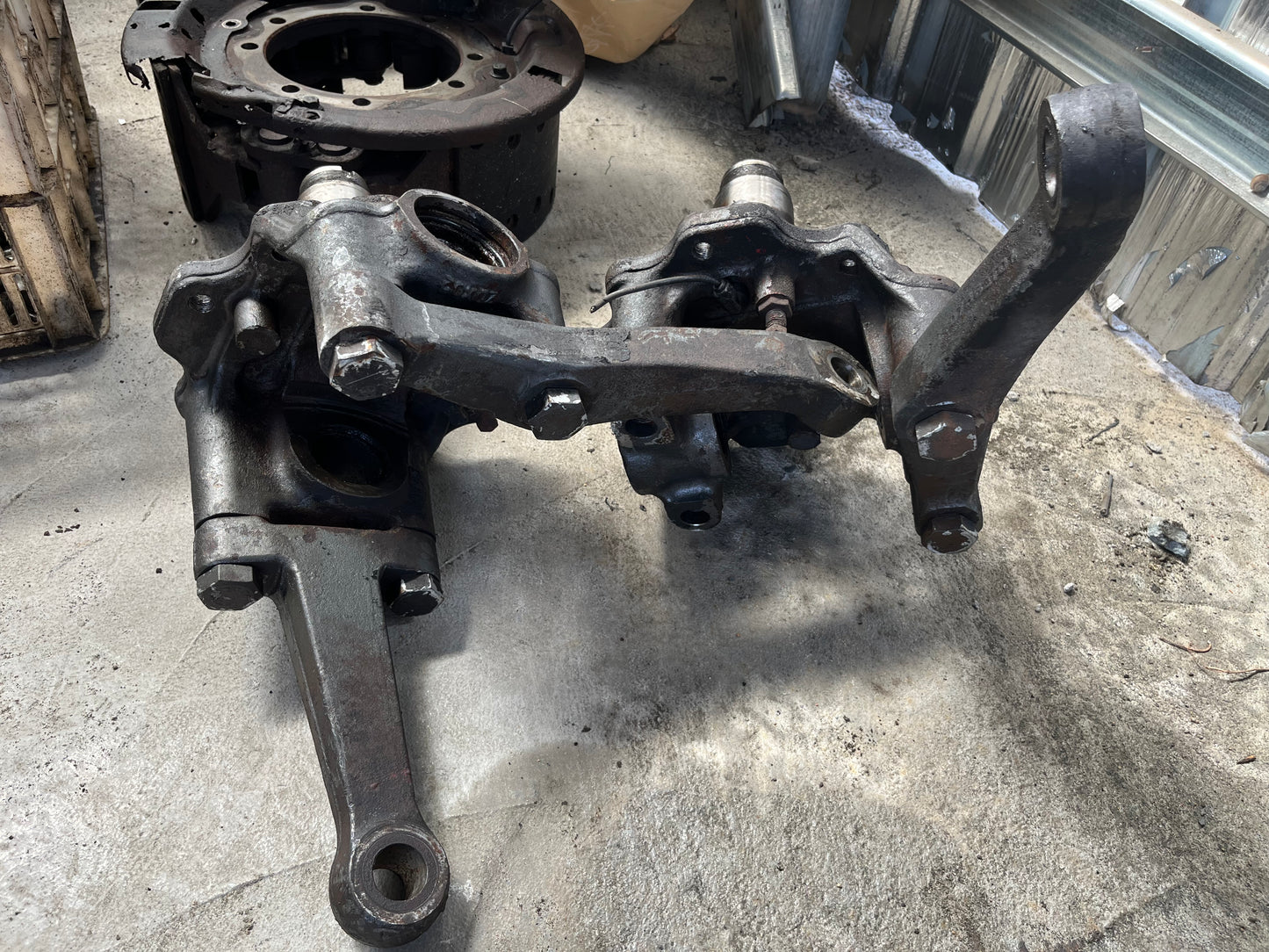 重汽前轴轴心SINOTRUK front axle axis