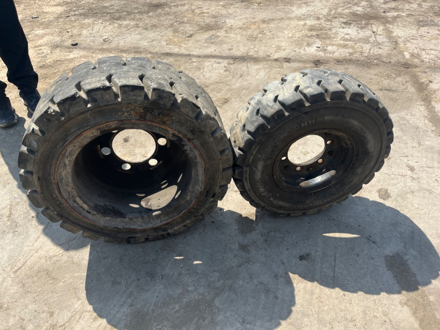 3.5吨叉车轮胎3.5 ton forklift tires