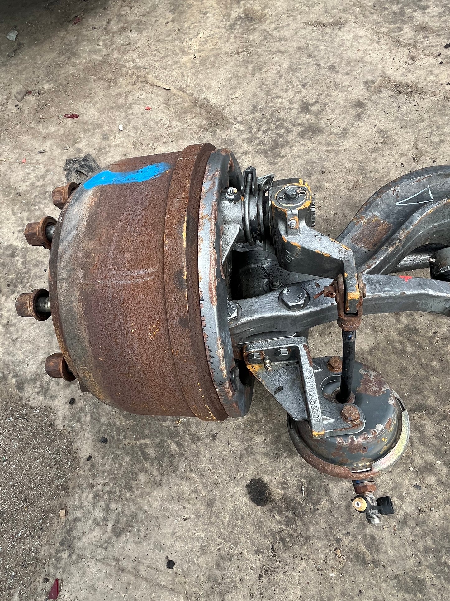 重汽前桥总成SINOTRUK front axle assembly