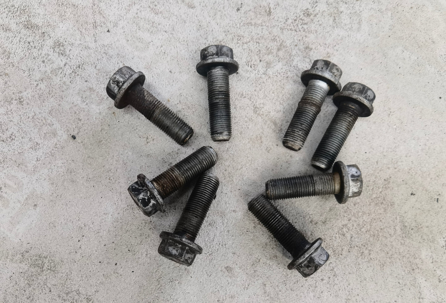 解放457后轴螺丝FAW457 rear axle screw